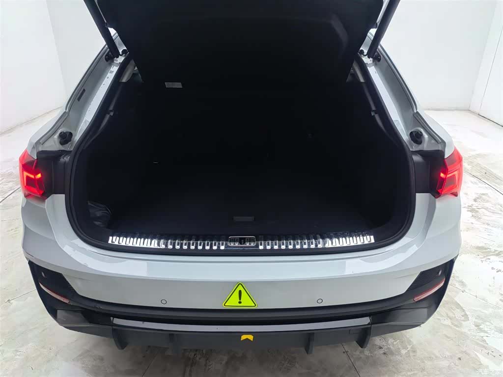 Audi Q3, 2022 18