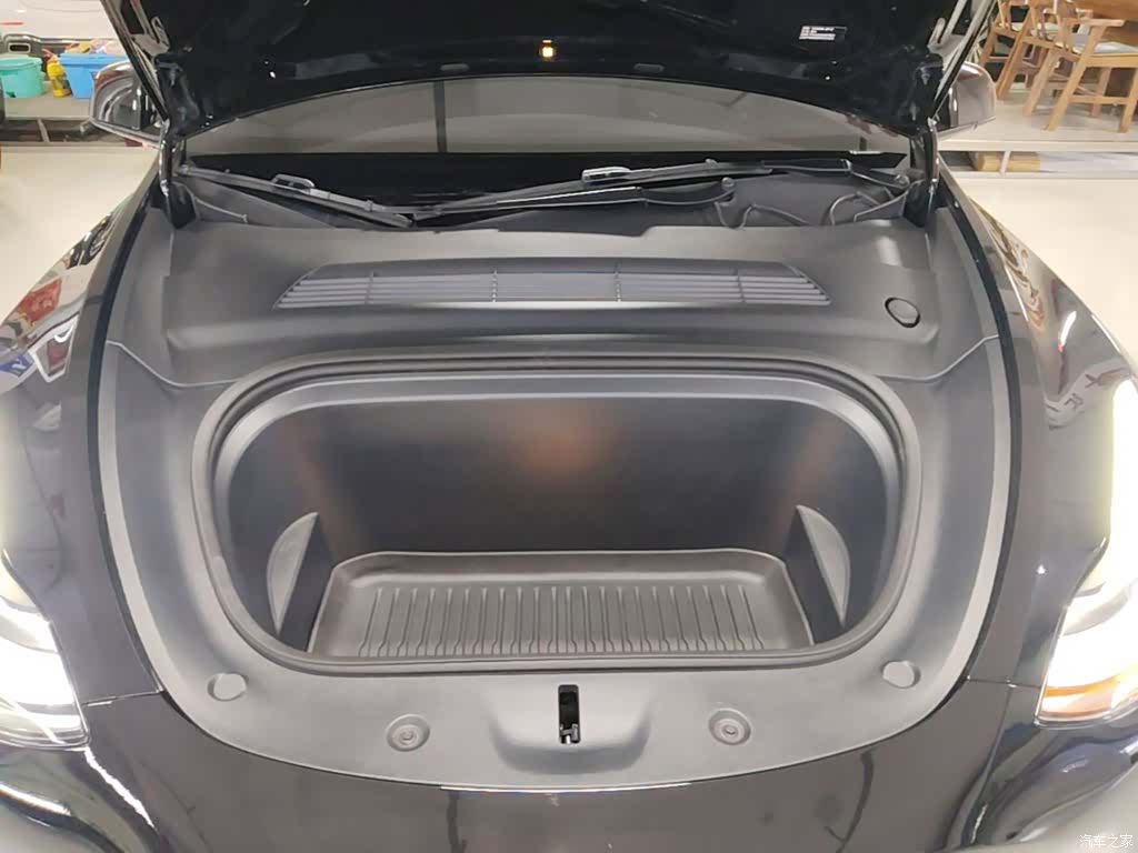 Tesla Model Y, 2023 20