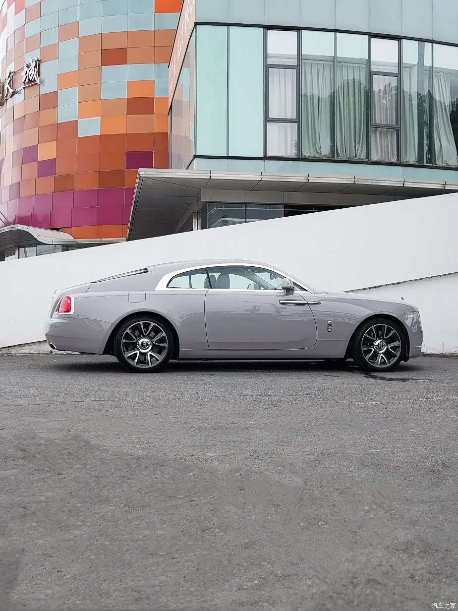 Rolls-Royce Wraith, 2022 все фото