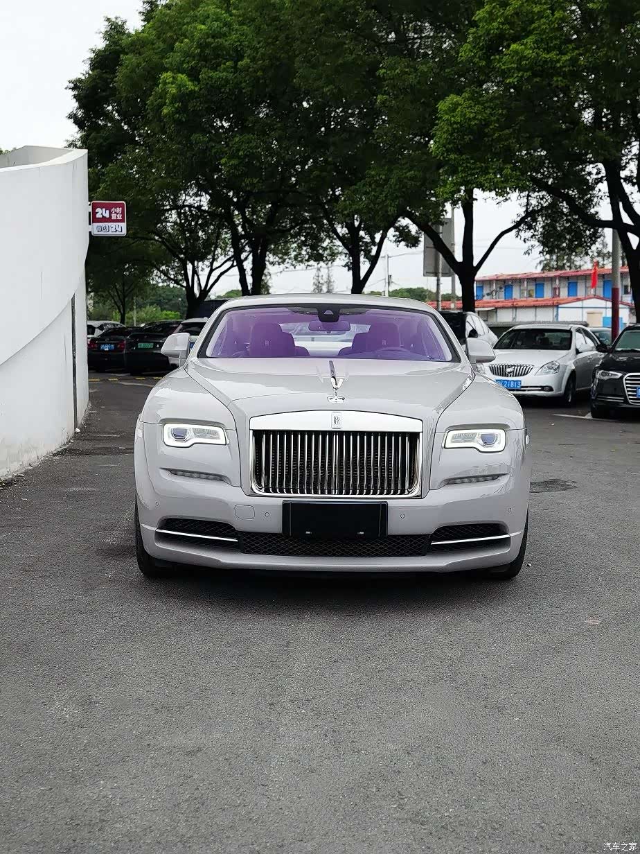 Rolls-Royce Wraith, 2022 4