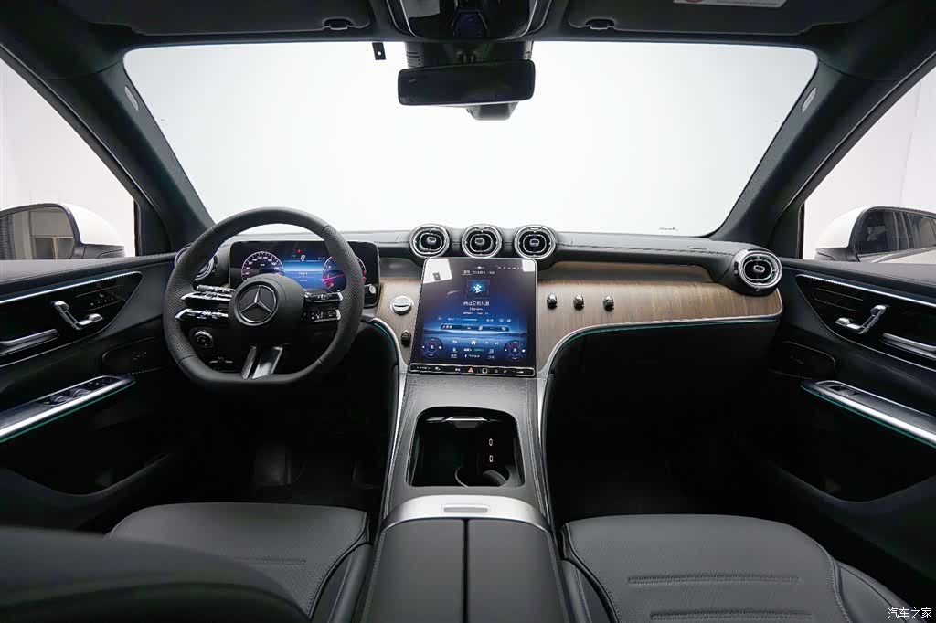 Mercedes-Benz GLC, 2024 11