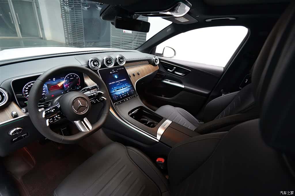 Mercedes-Benz GLC, 2024 3