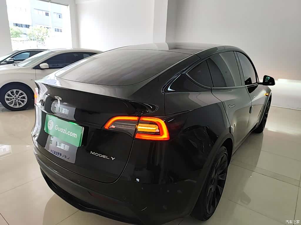 Tesla Model Y, 2021 7