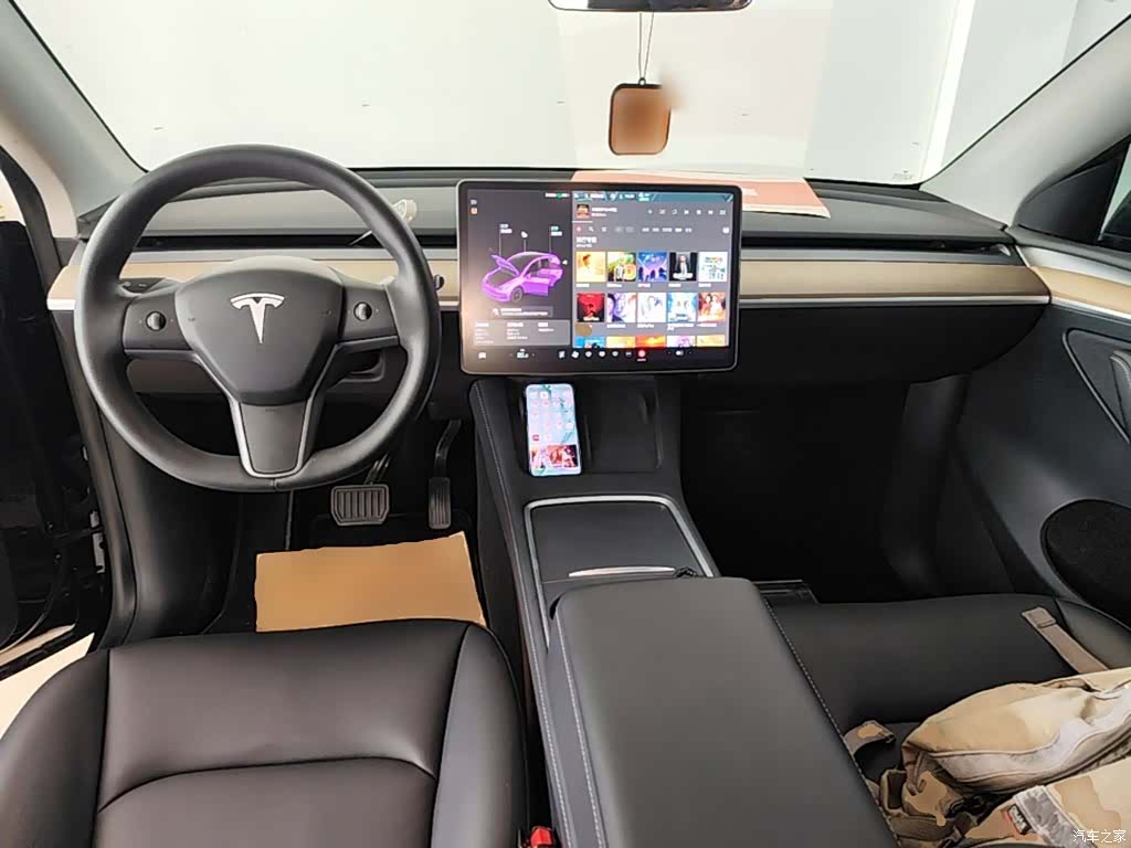 Tesla Model Y, 2021 10