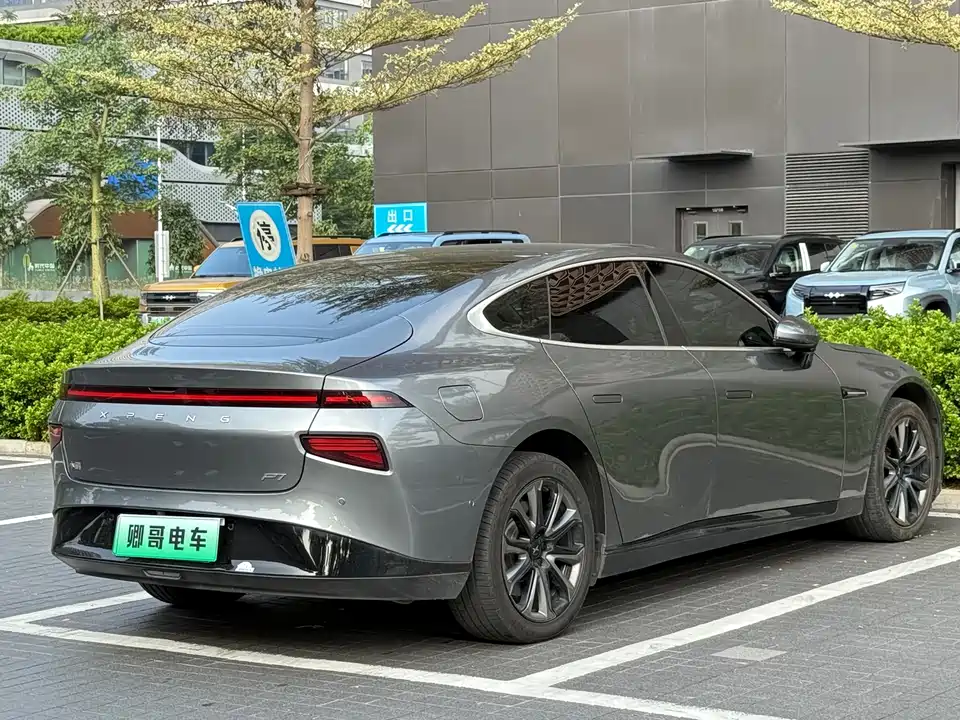 XPENG P7
