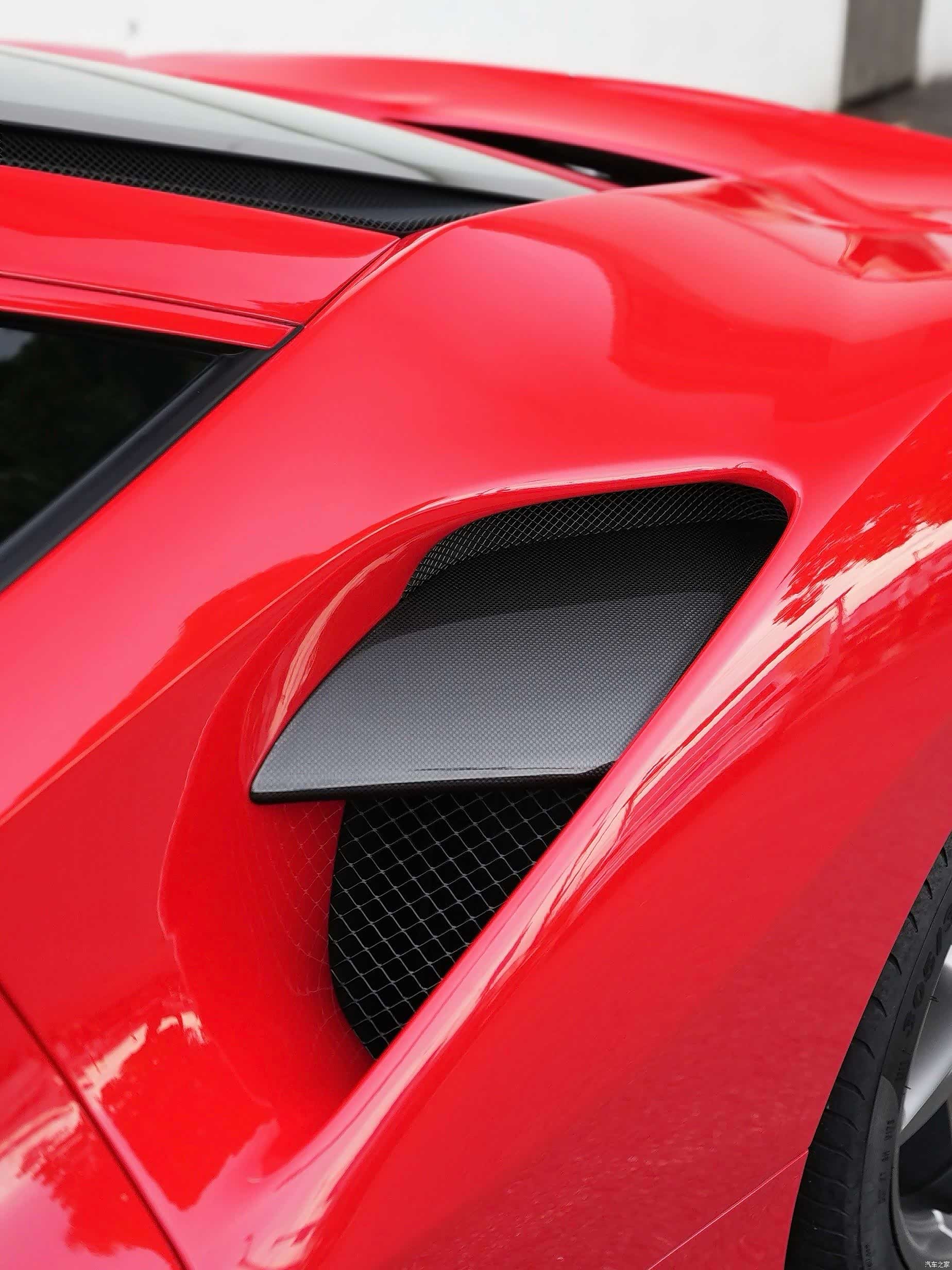 Ferrari 488, 2017 4