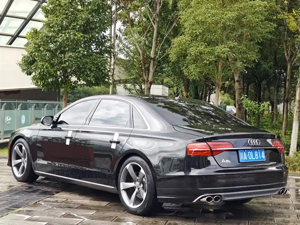 Audi A8