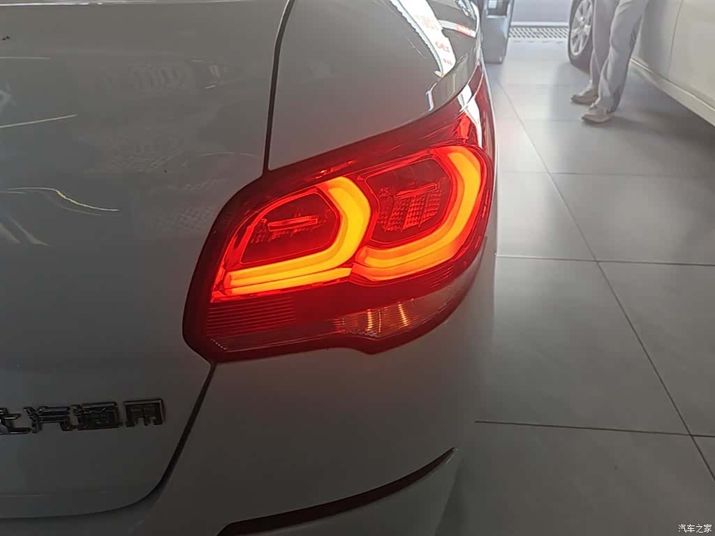 Chevrolet 320, 2018 8