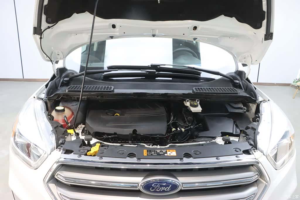 Ford Kuga, 2017 10