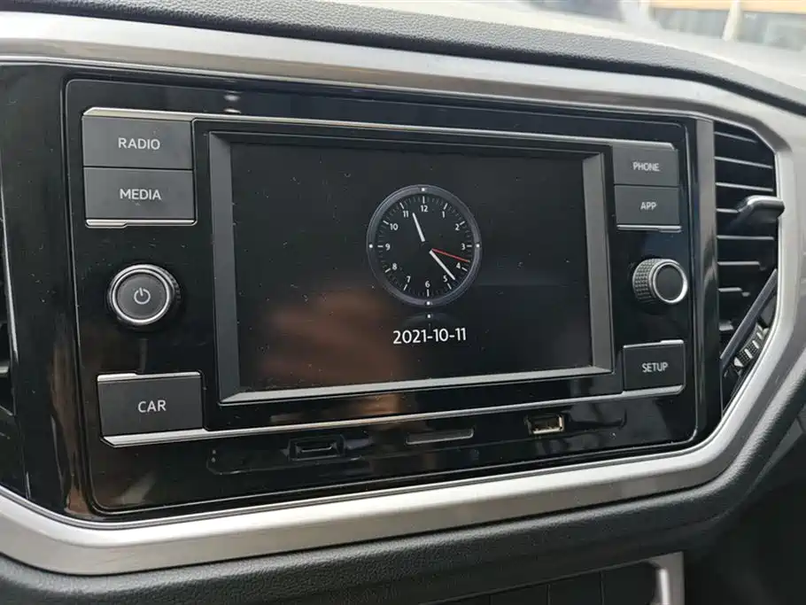 Volkswagen T-ROC exploring Songs