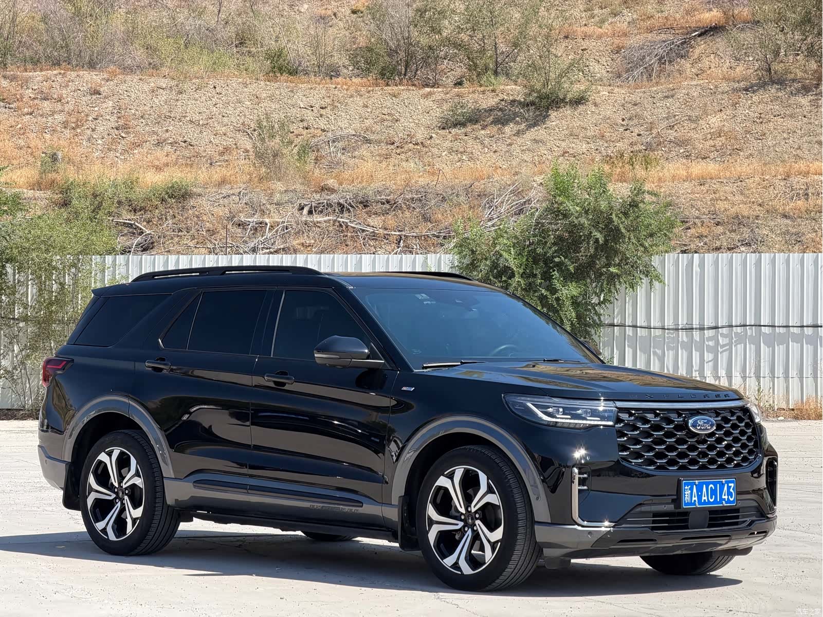 Ford Explorer, 2023 3