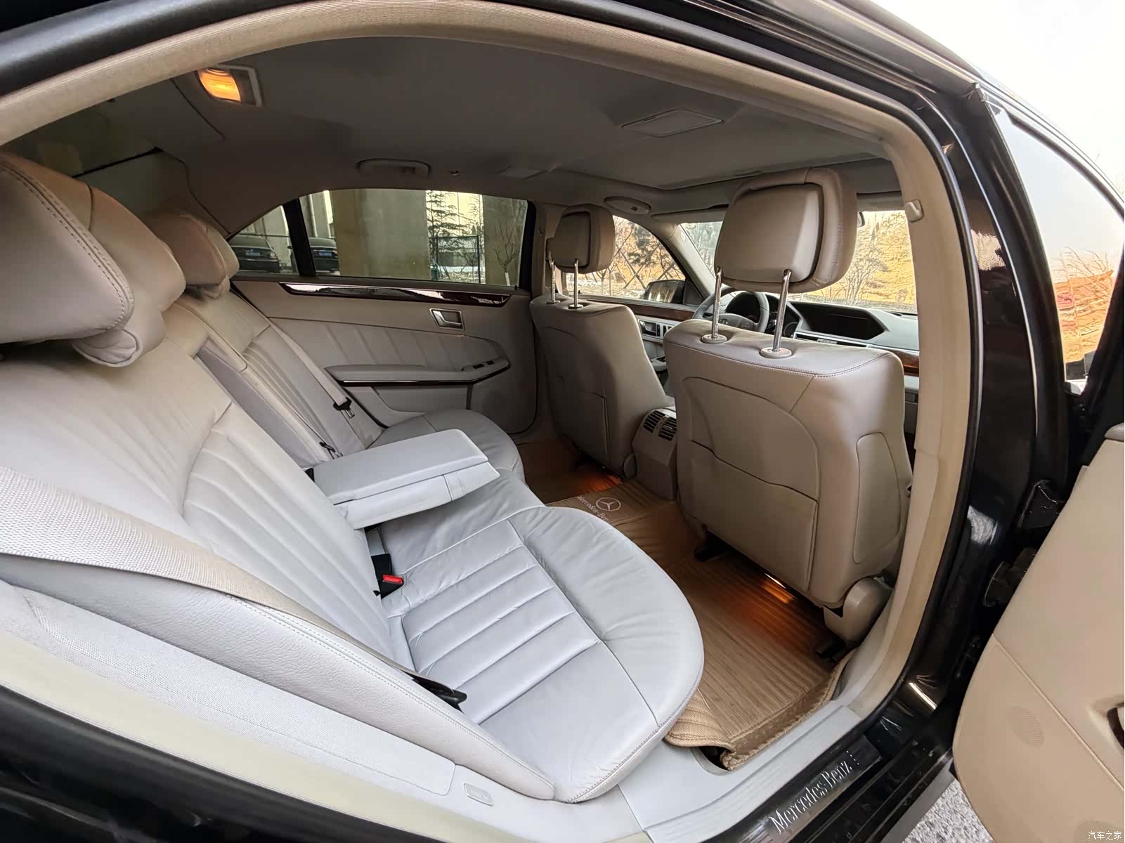 Mercedes-Benz E-Class, 2013 13