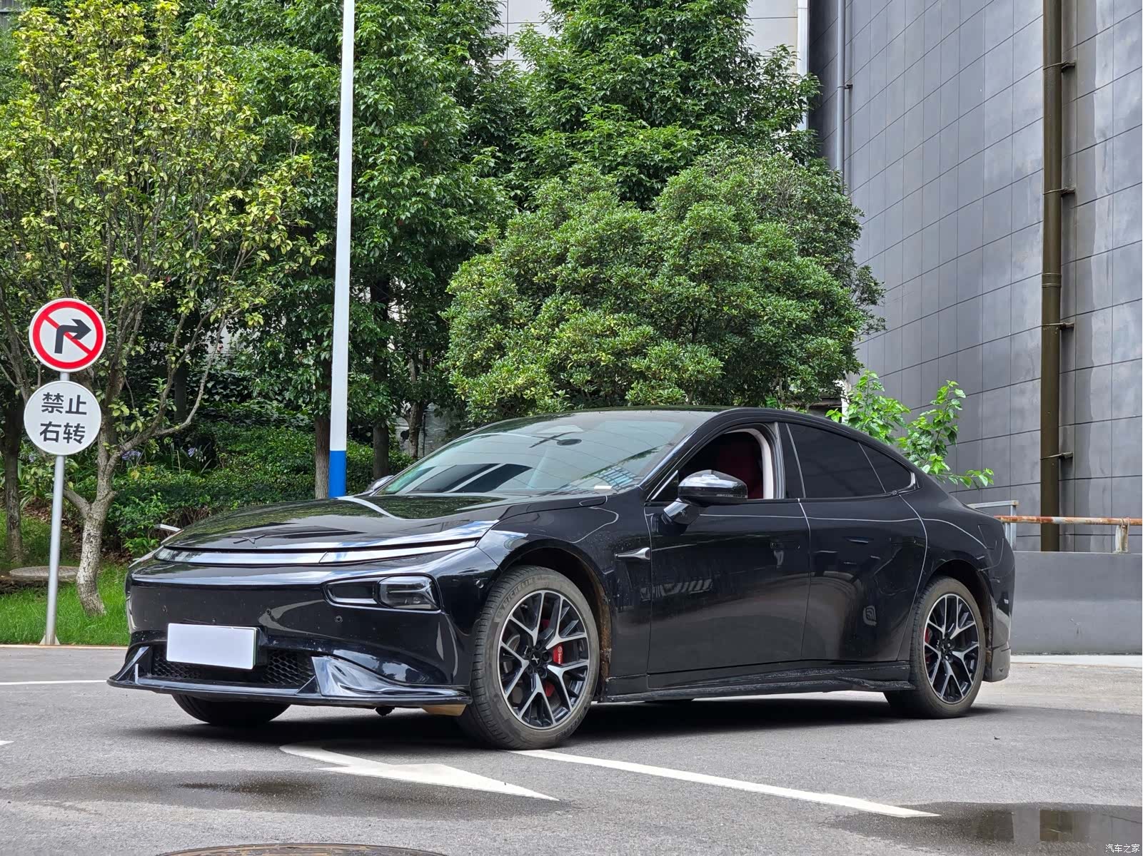 Xpeng P7, 2023 1