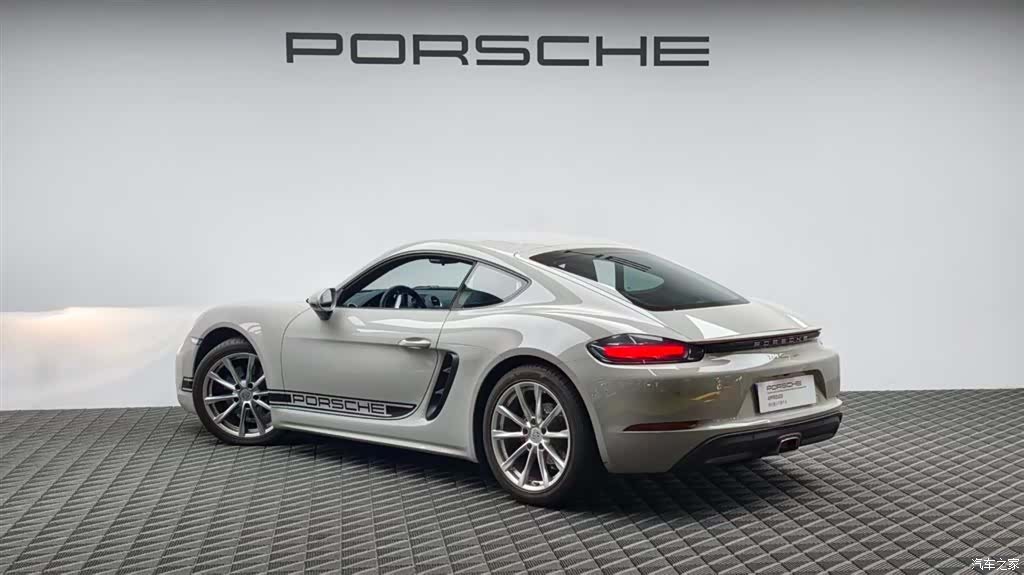 Porsche Cayman, 2024 все фото