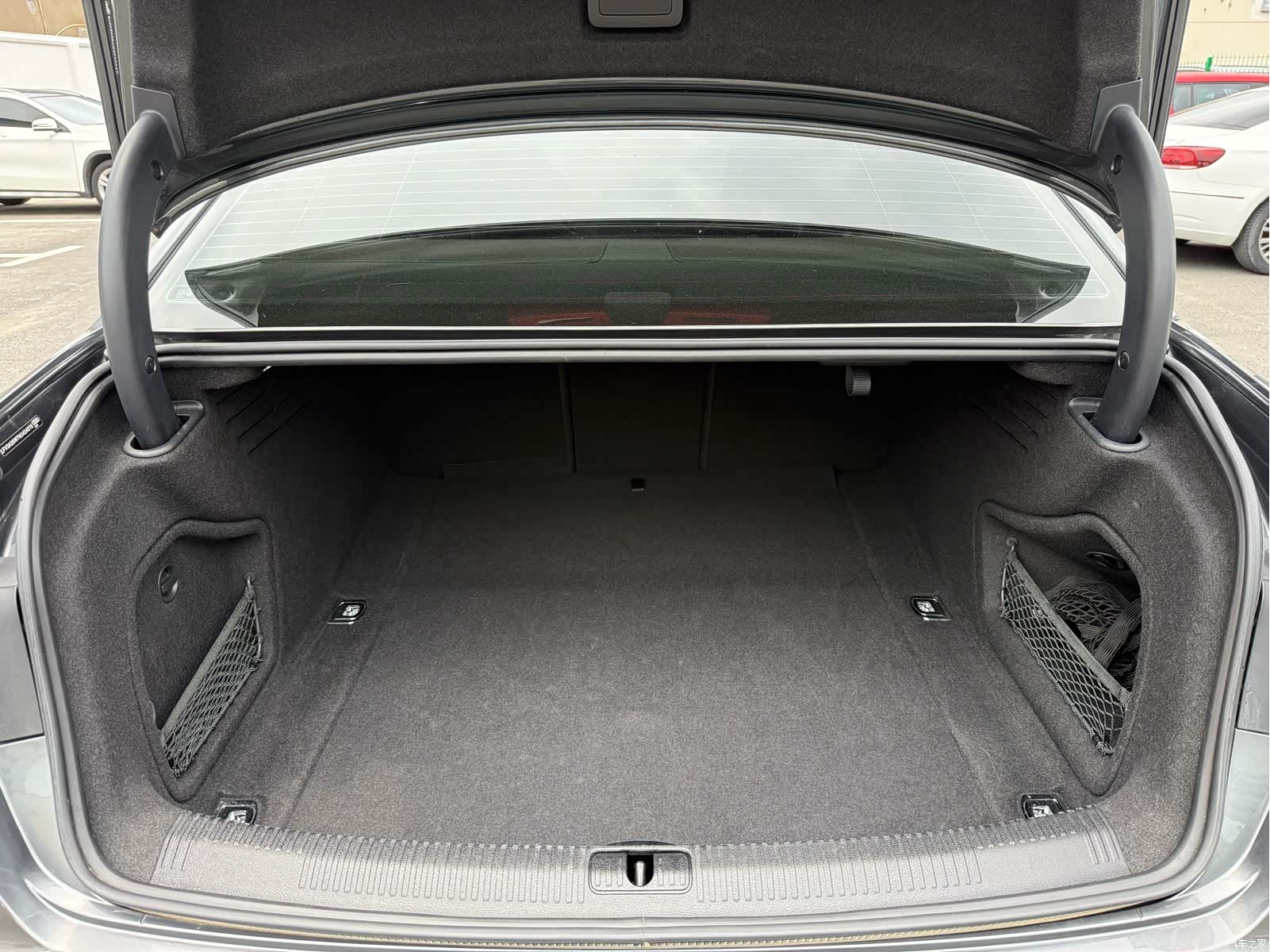 Audi A4L, 2023 24