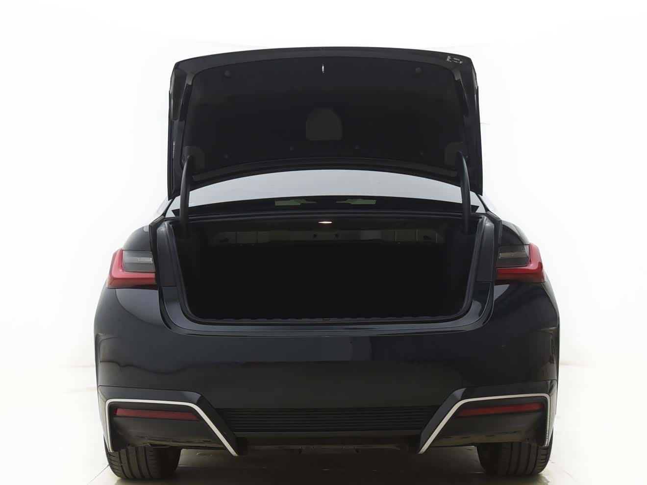 BMW i3, 2023 все фото
