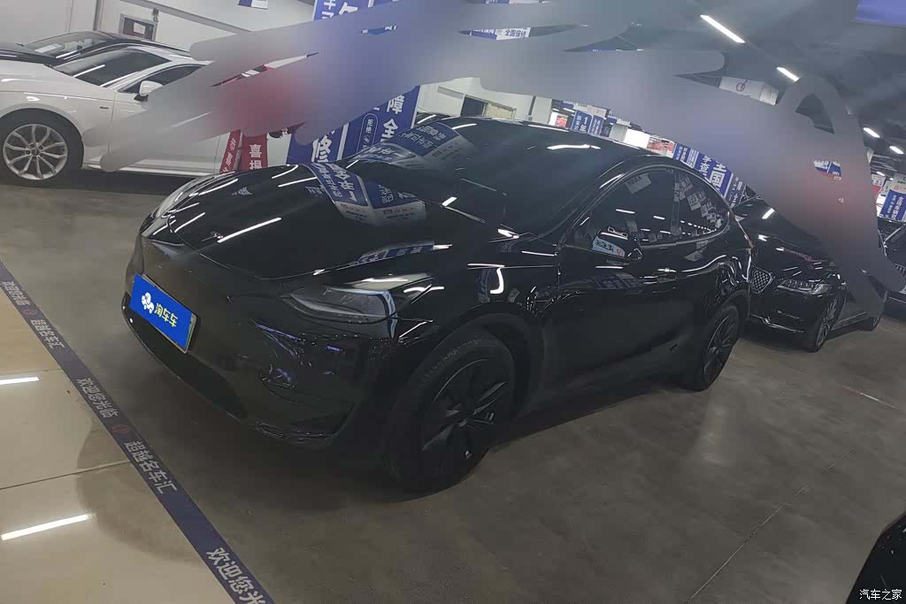 Tesla Model Y, 2023 1