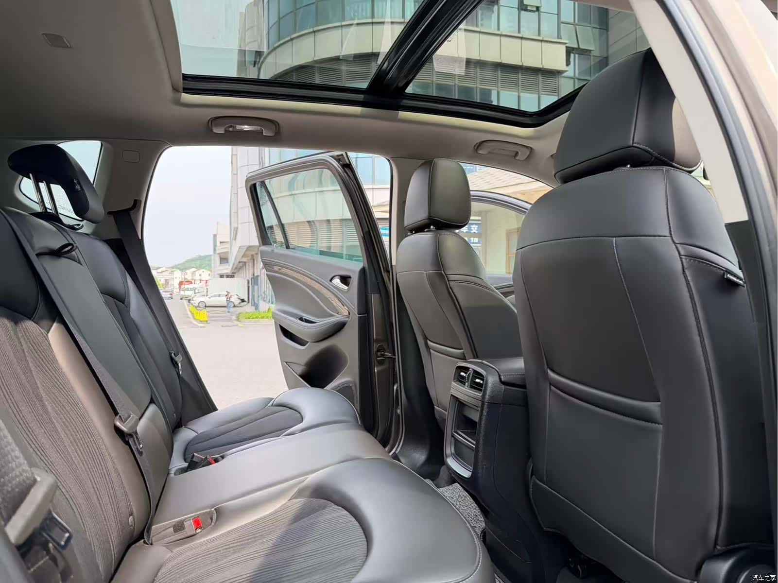 Buick Envision Plus, 2018 9