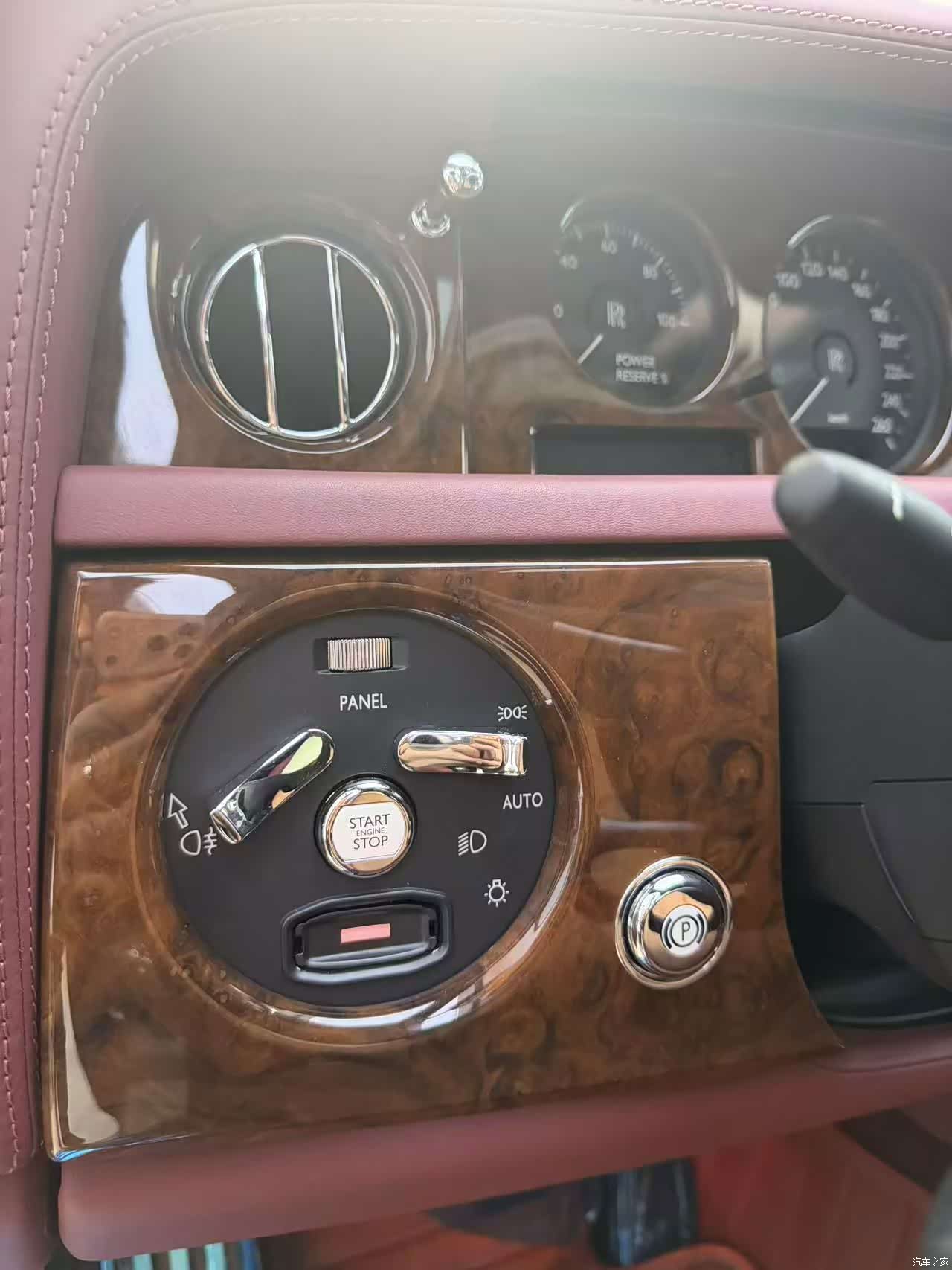 Rolls-Royce Phantom, 2012 7