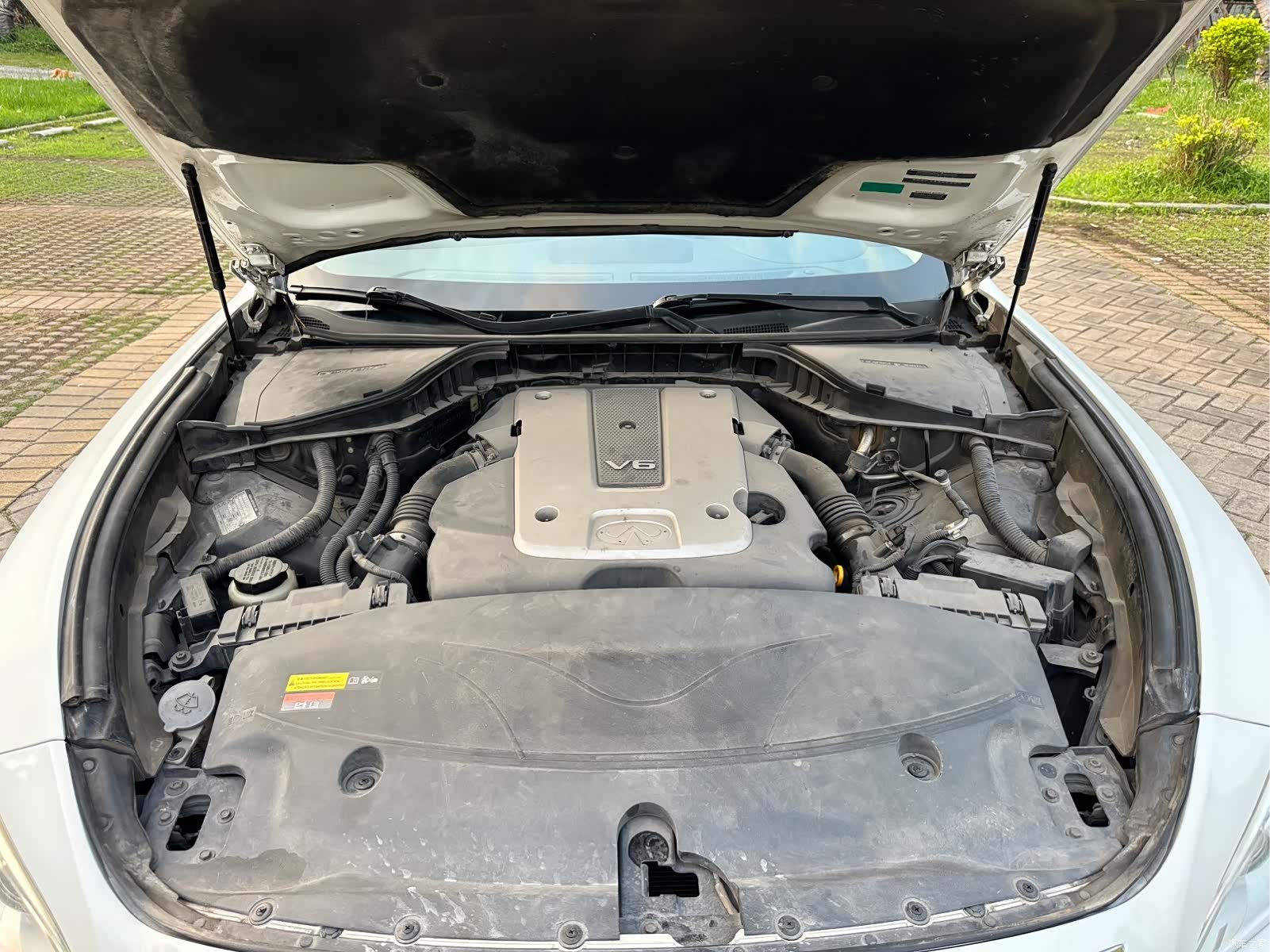Infiniti M25L, 2012 22