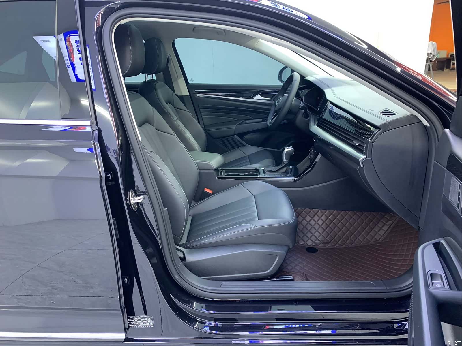 Volkswagen Passat, 2022 15