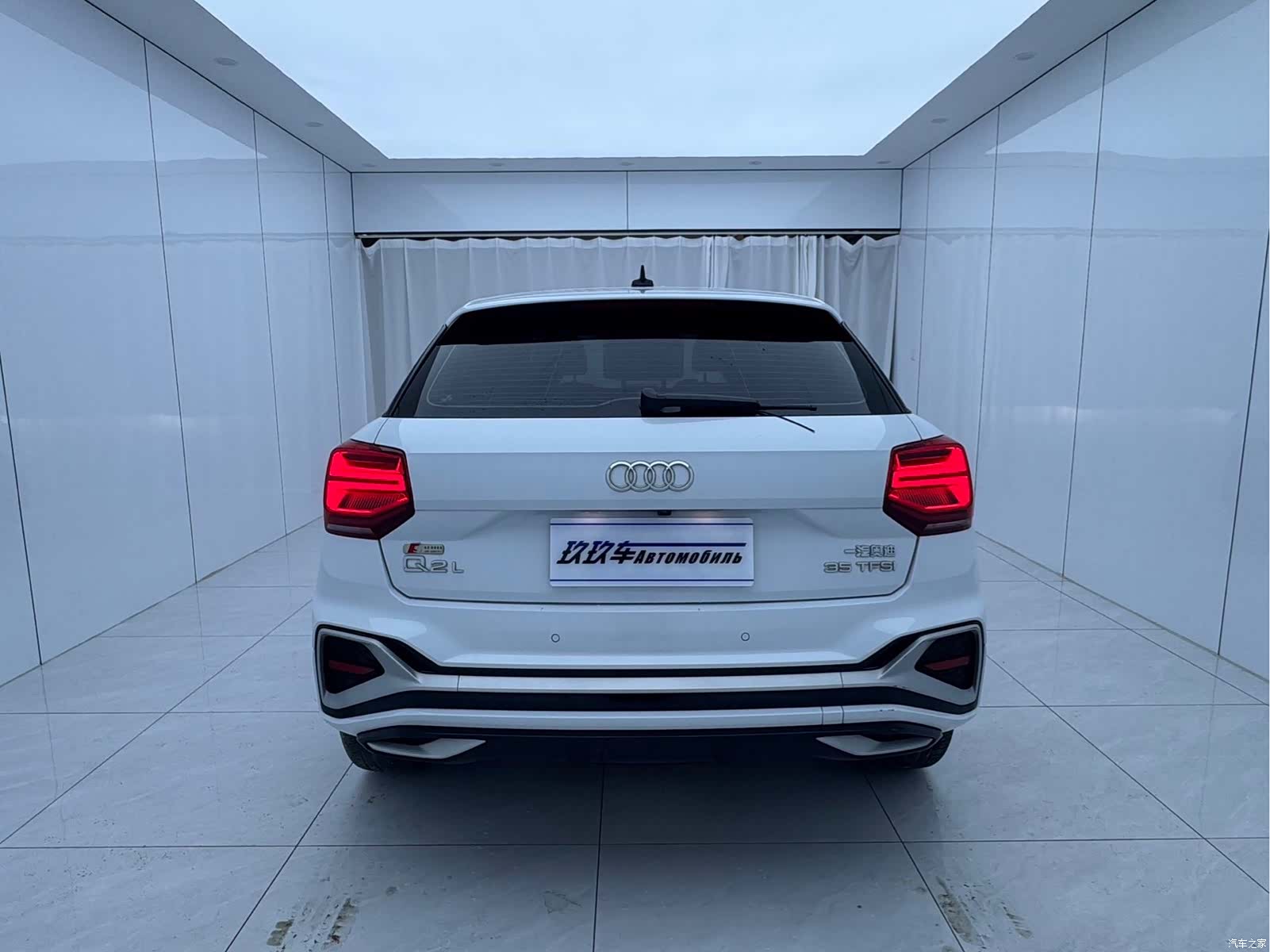 Audi Q2L, 2022 все фото