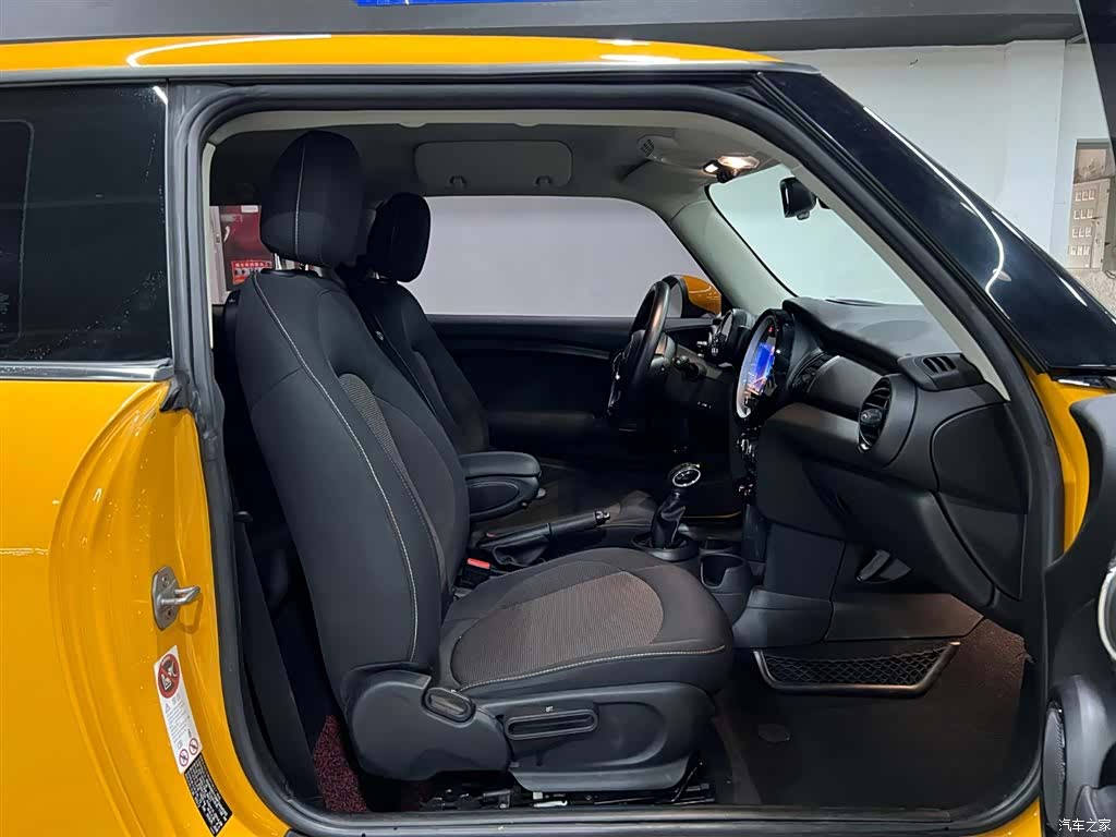 Mini ONE, 2015 14