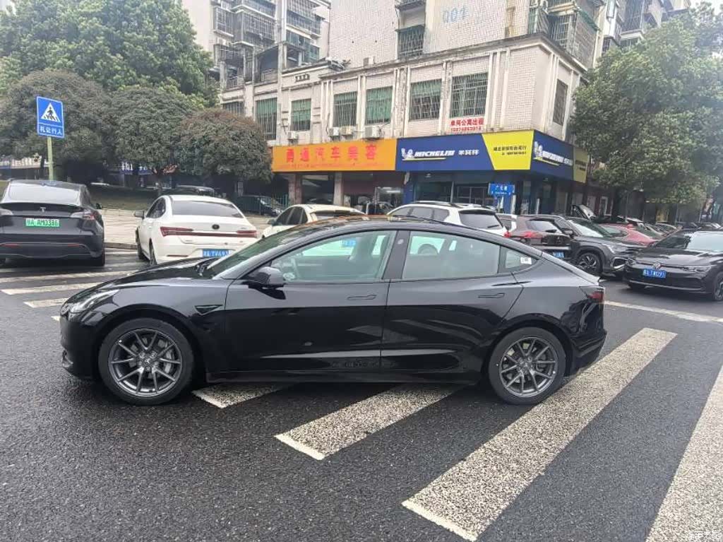 Tesla Model 3, 2023 4