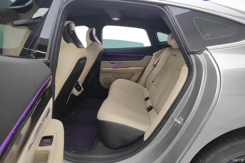 Xpeng P7, 2022 11