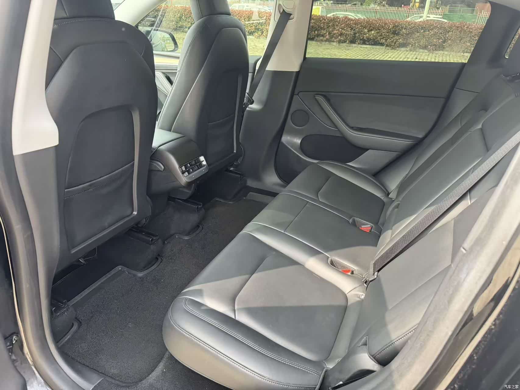 Tesla Model Y, 2021 13