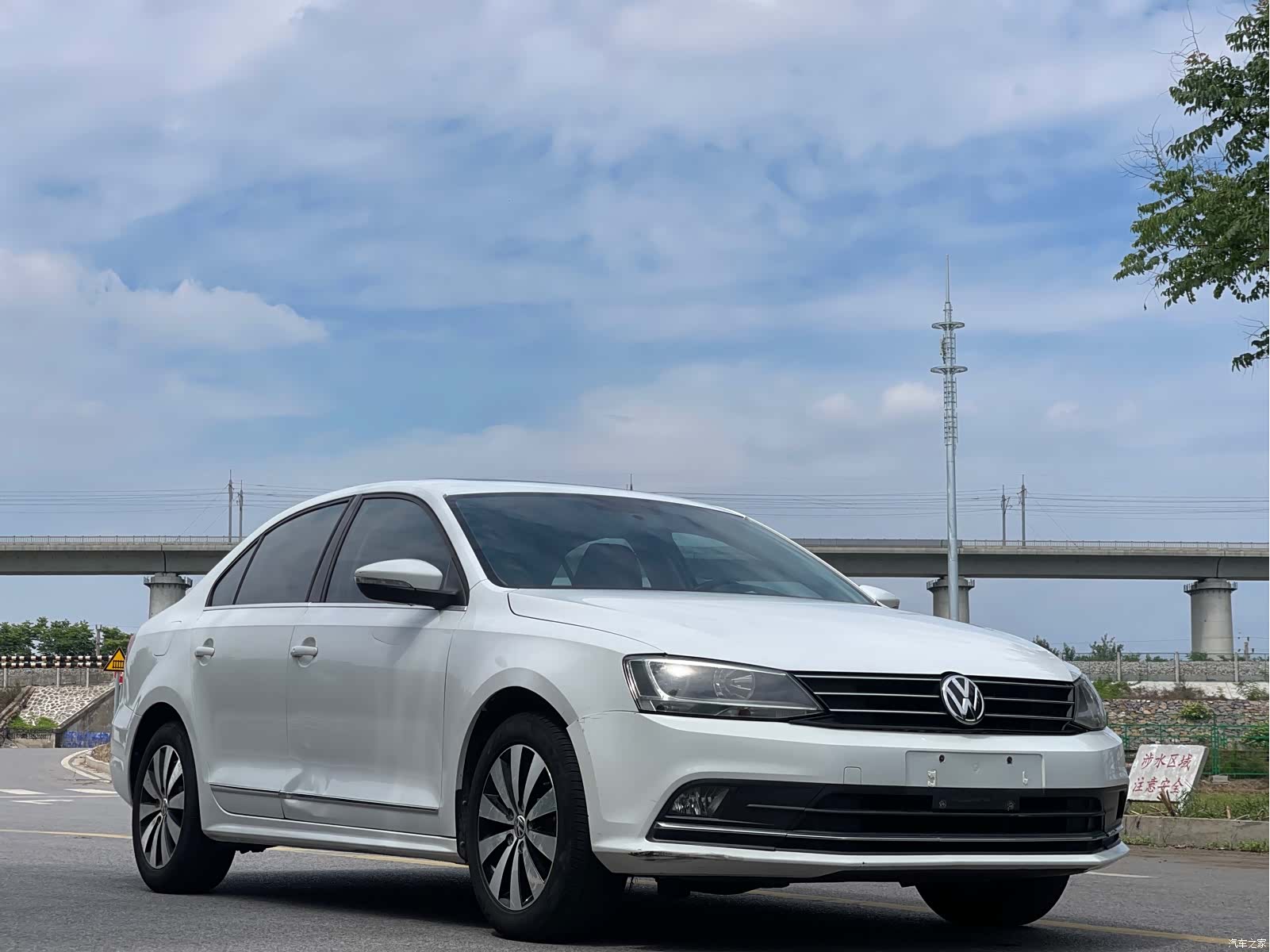 Volkswagen Sagitar, 2017 3