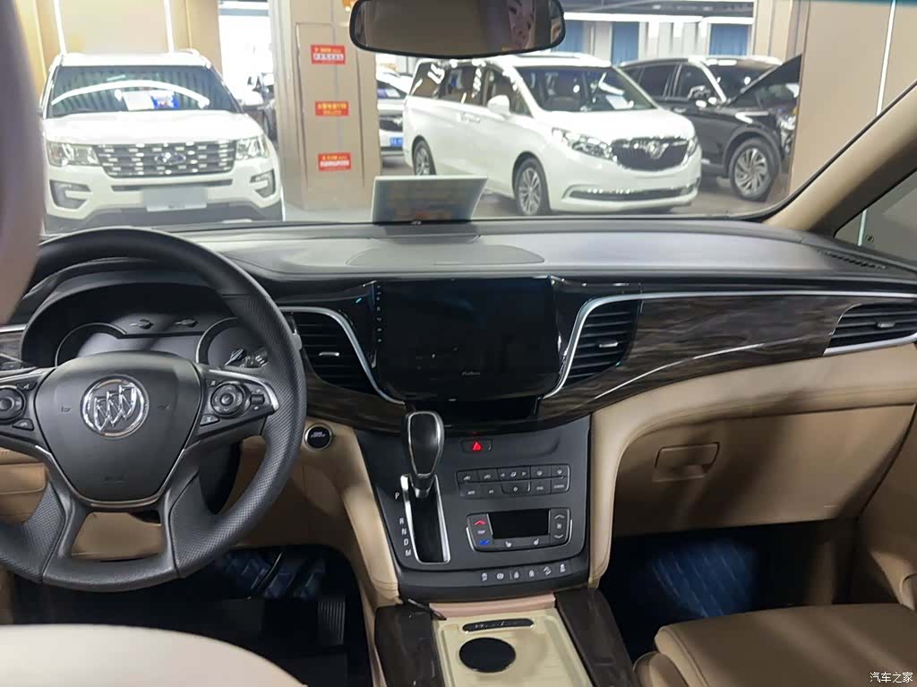 Buick GL8, 2018 10