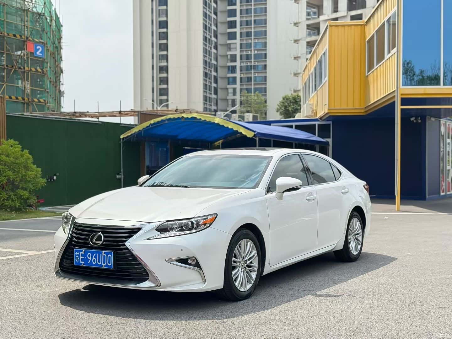 Lexus ES, 2016 1