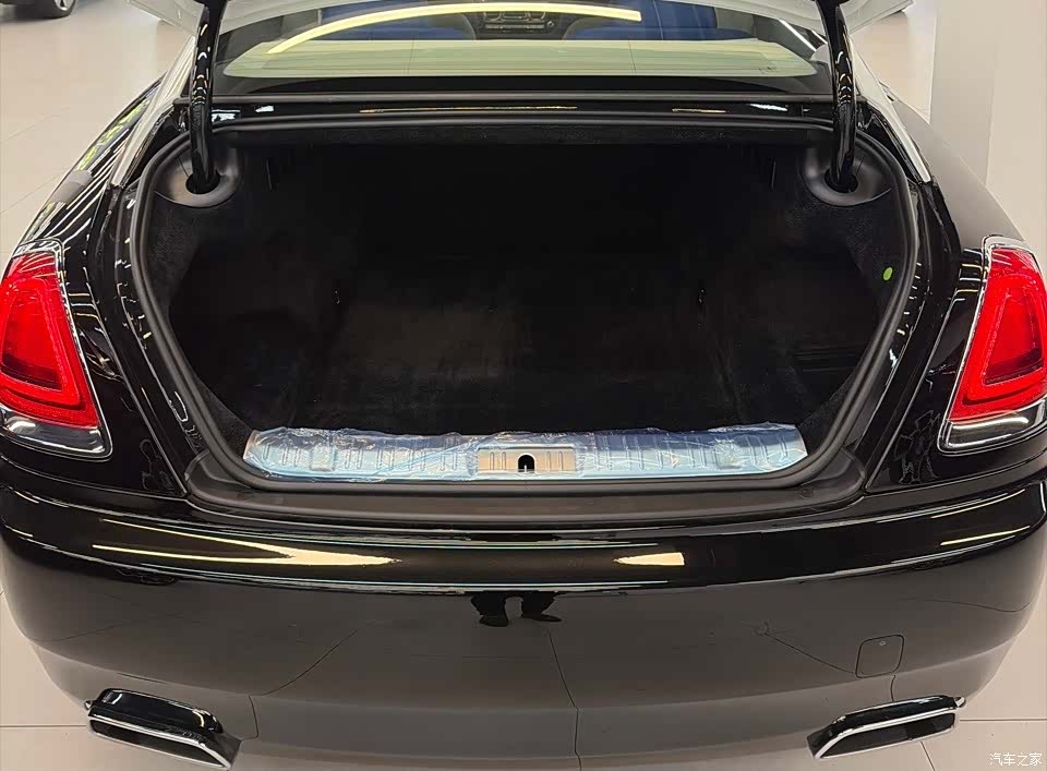 Rolls-Royce Wraith, 2023 15