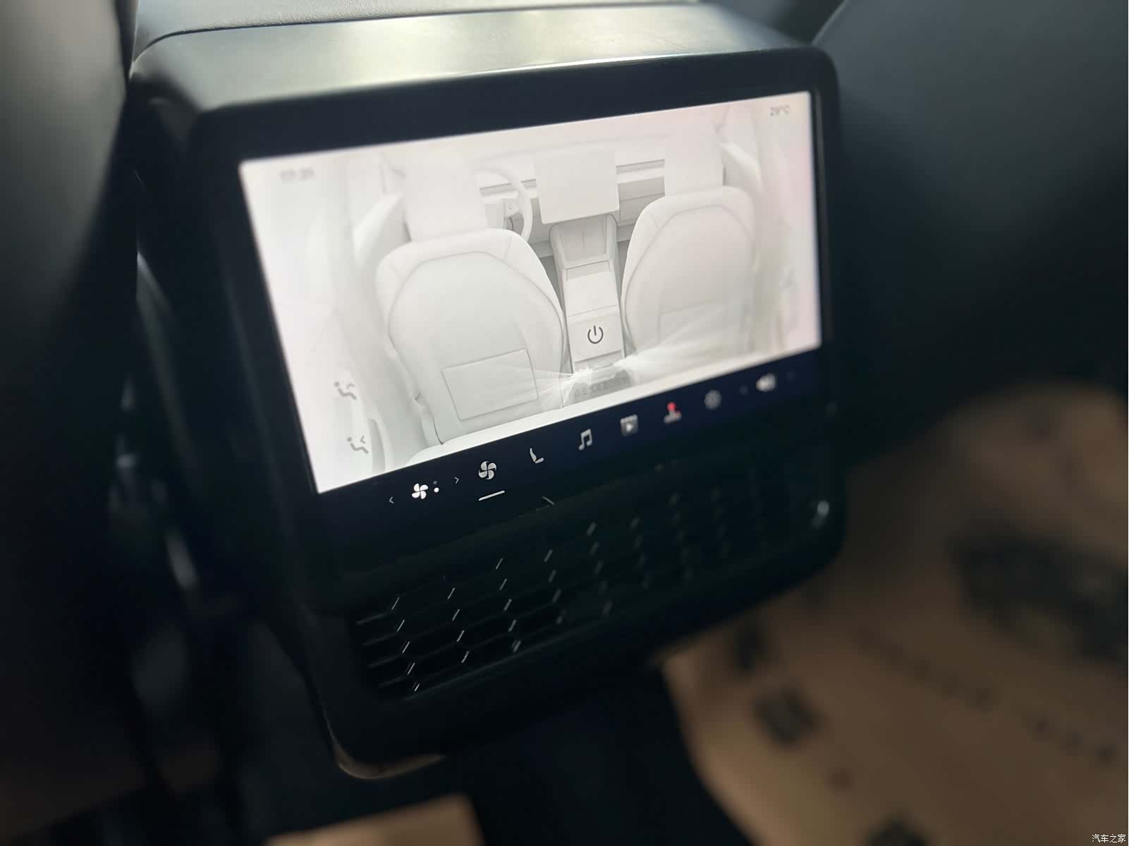 Tesla Model 3, 2024 12