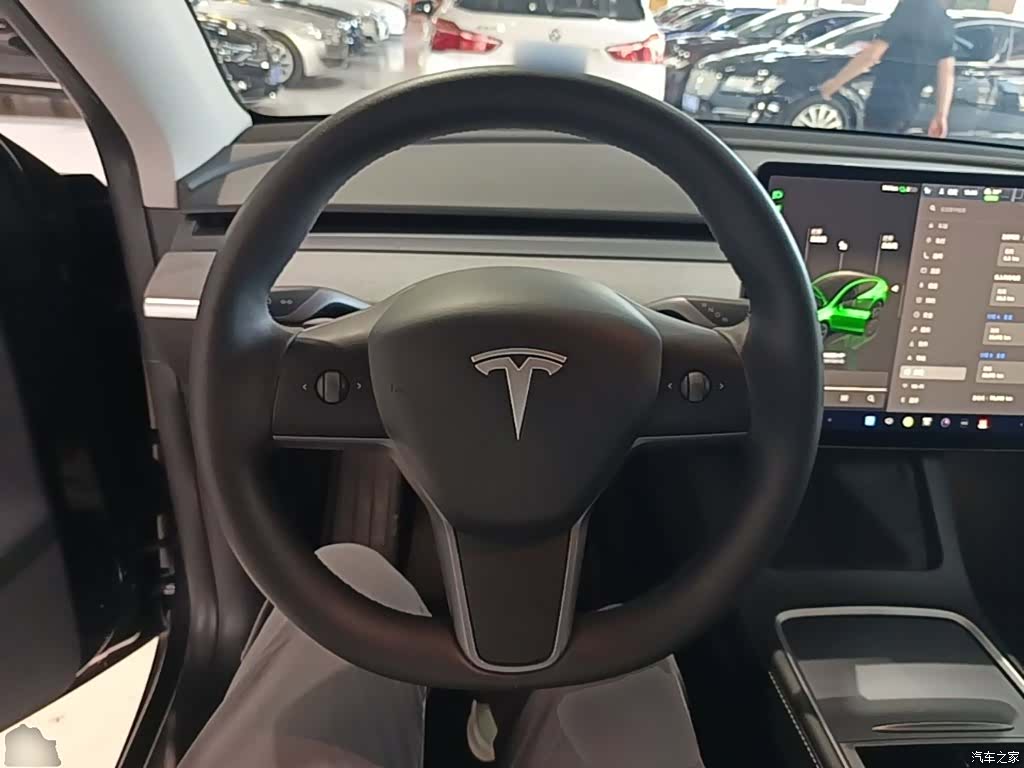 Tesla Model Y, 2024 11