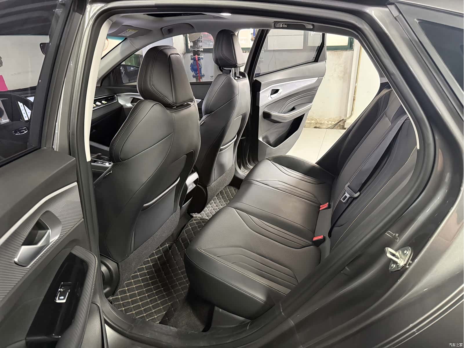 Geely Binray, 2025 9