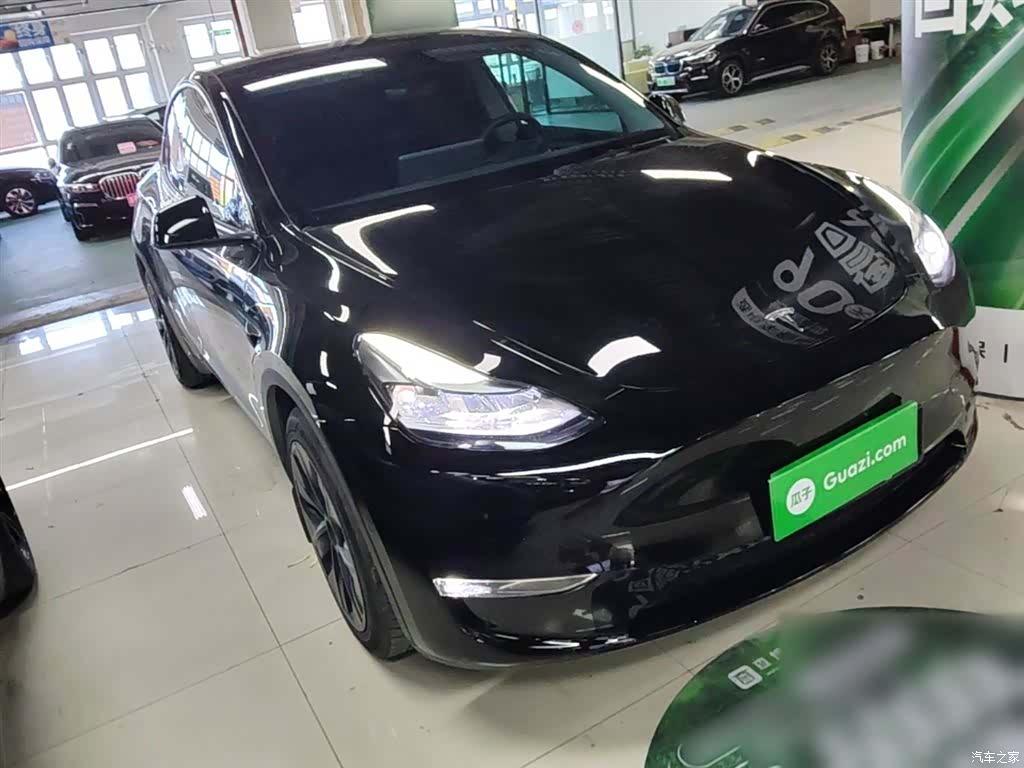 Tesla Model Y, 2023 4