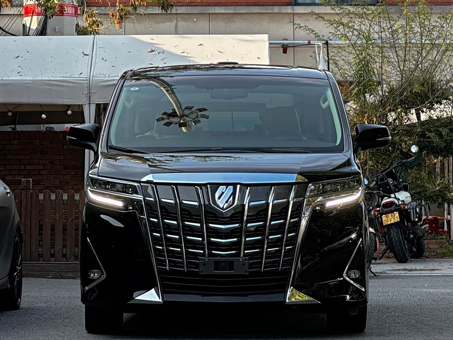 Toyota Alphard 2018, фото 2