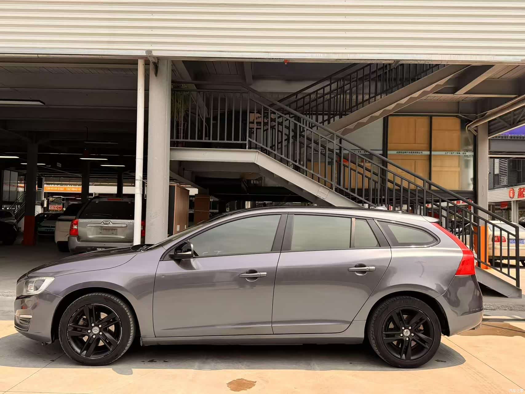 Volvo V60, 2013 8