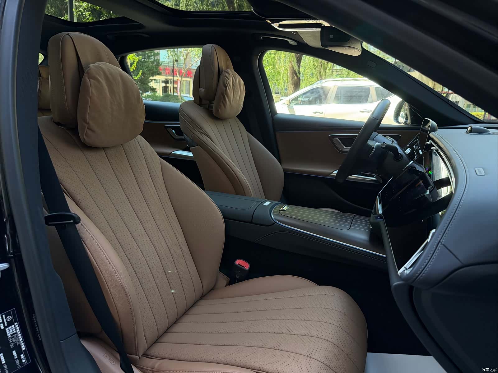 Mercedes-Benz E-Class, 2024 12