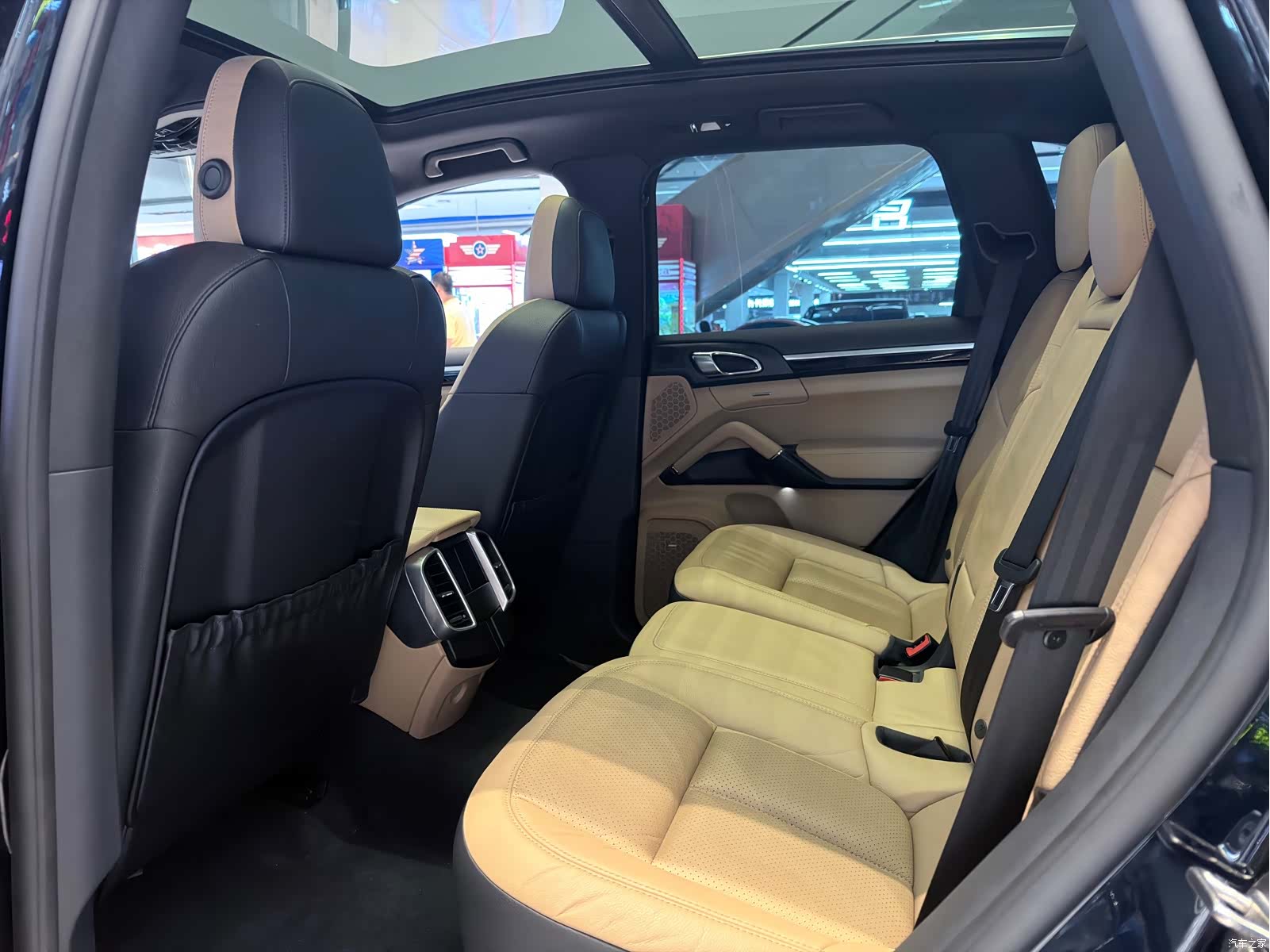 Porsche Cayenne, 2015 12