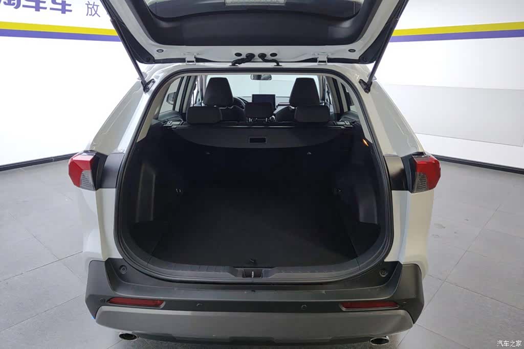 Toyota RAV4, 2022 4