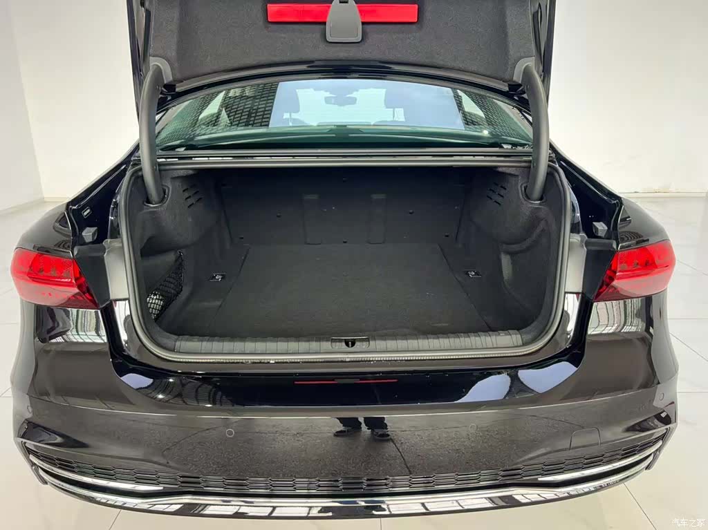 Audi A7L, 2025 6