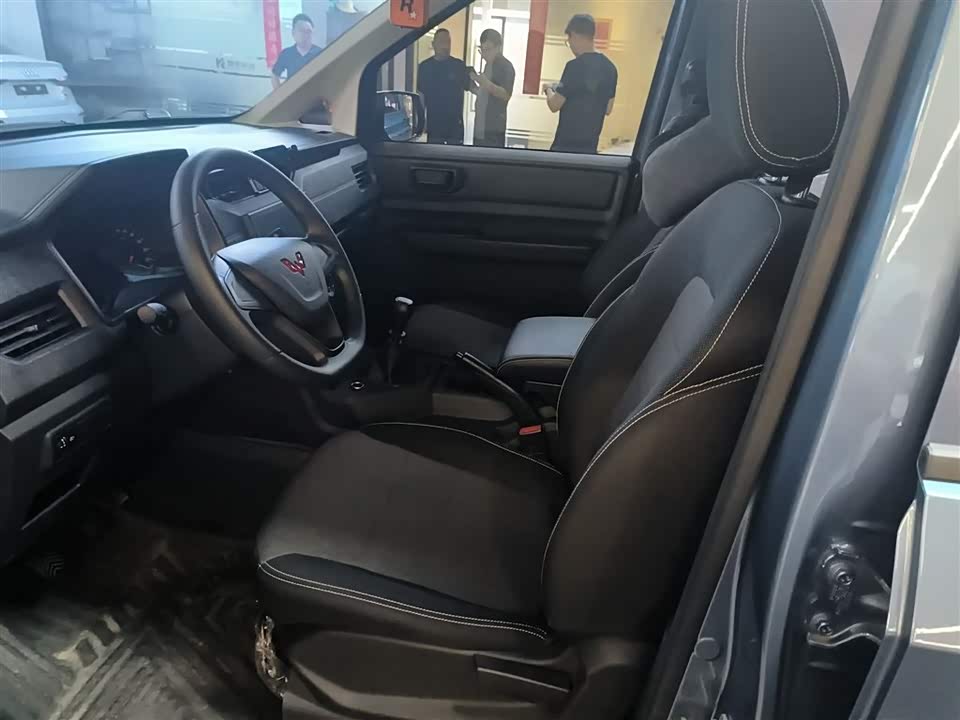 Wuling Wuling Hongguang PLUS