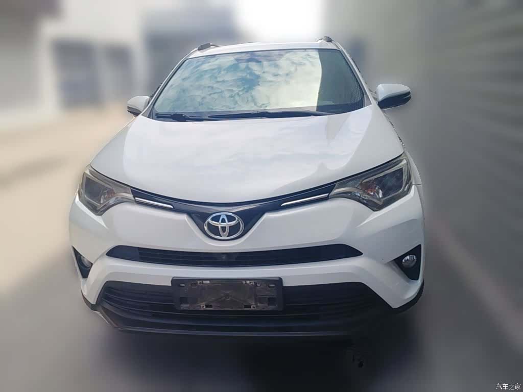 Toyota RAV4, 2017 все фото