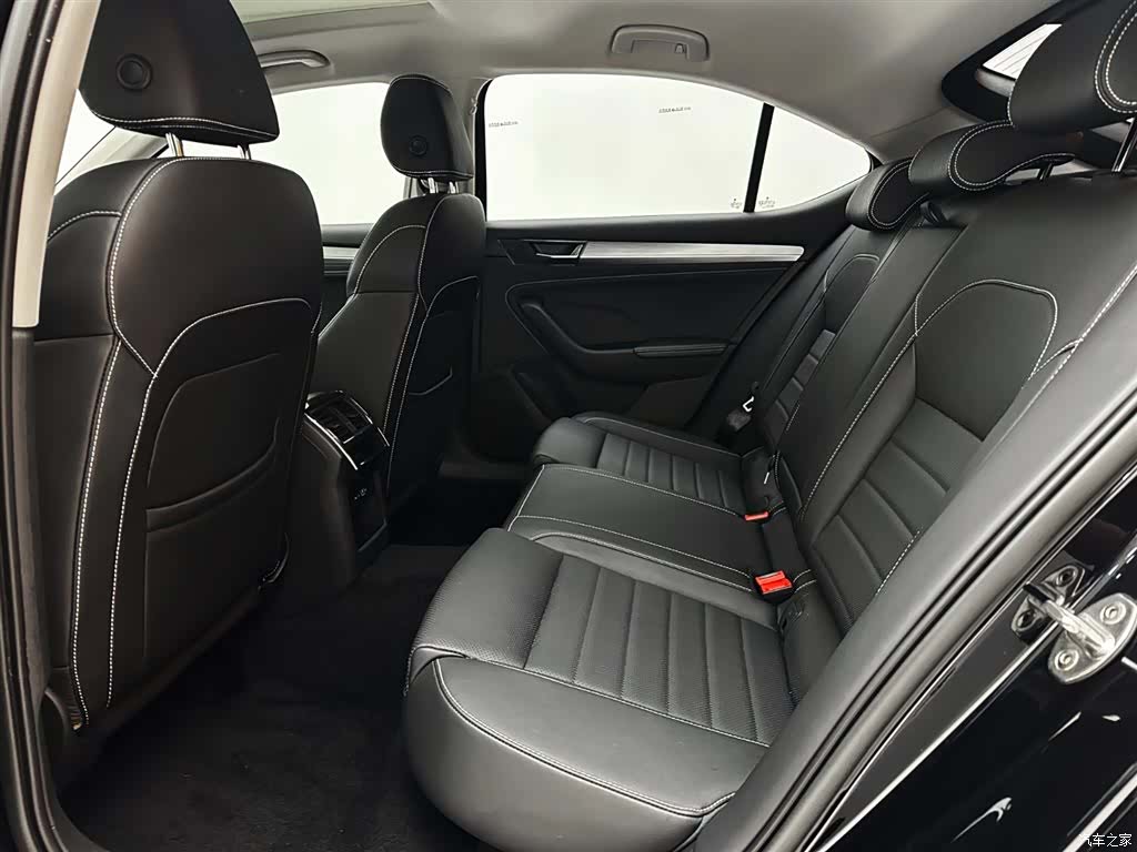 Skoda Superb, 2023 21