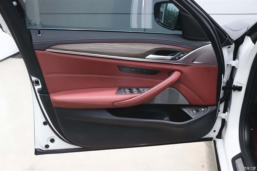 BMW 5 Series, 2023 10