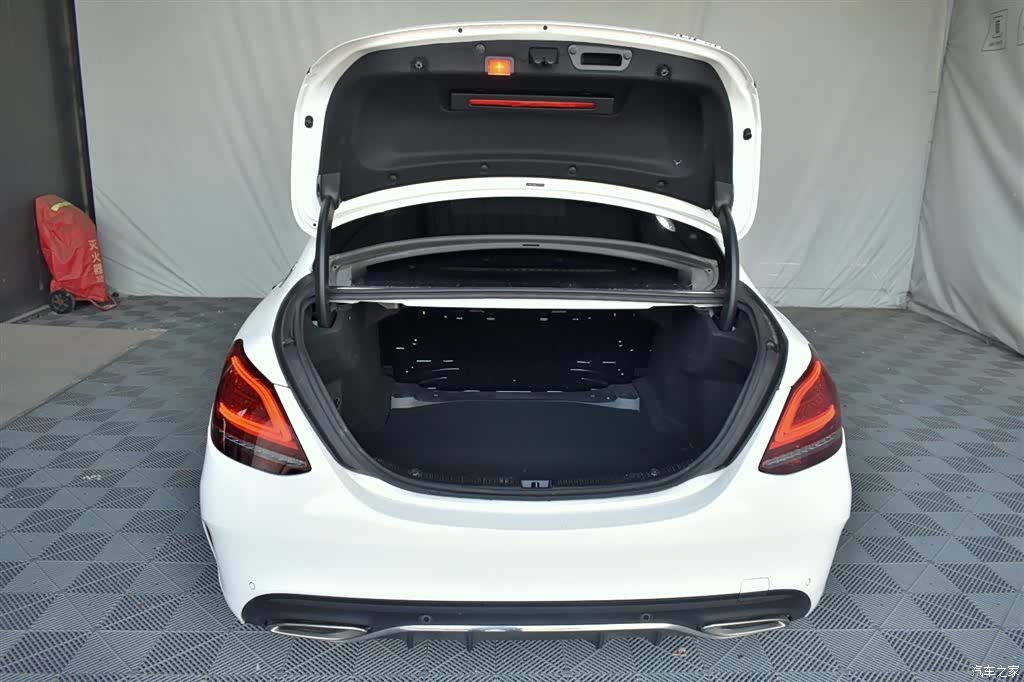 Mercedes-Benz C-Class, 2020 13
