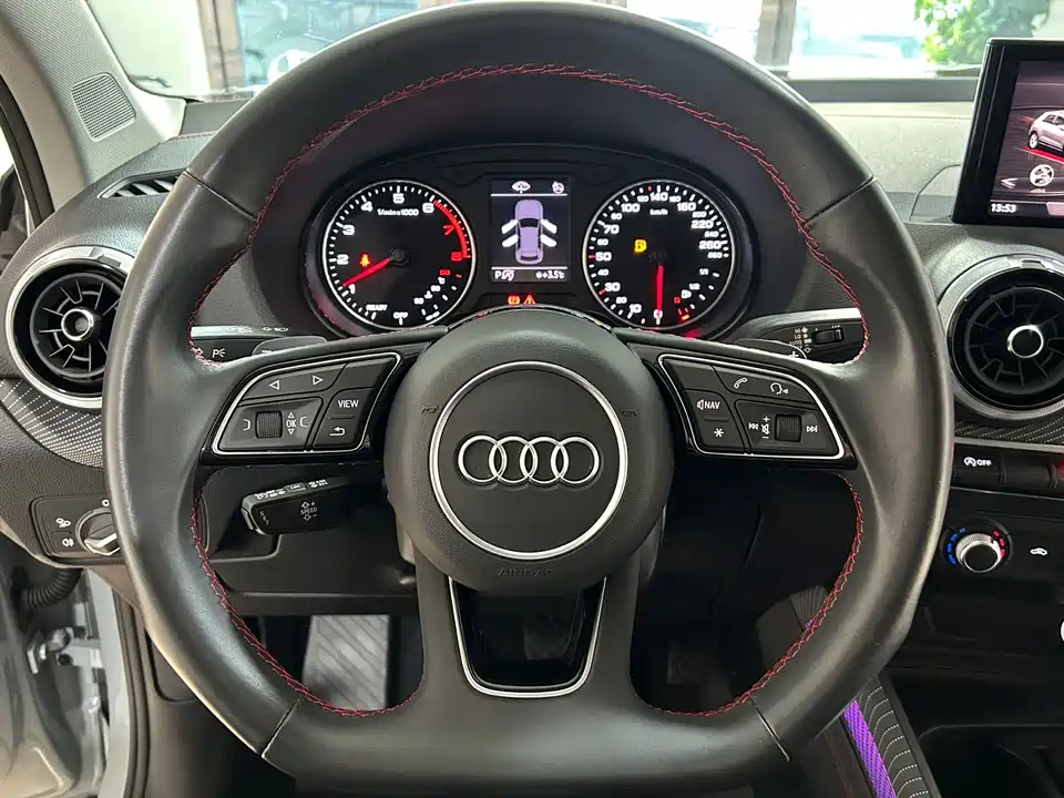 Audi Q2L